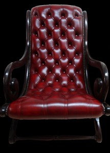 Soldes petit fauteuil Anglais Victoria en cuir de vachette coloris bordeaux patiné